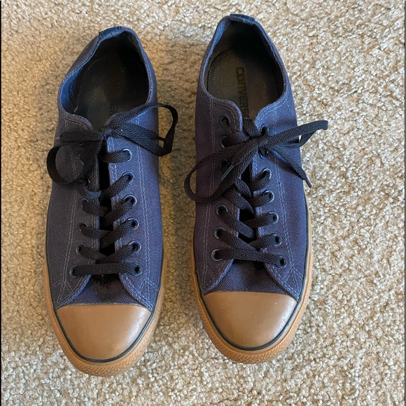 Men’s navy Converse sneakers